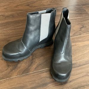 NEW- SOREL Chelsea Boots - Size 10